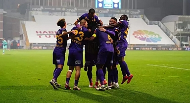 Eyüpspor 3 puanı 3 golle aldı