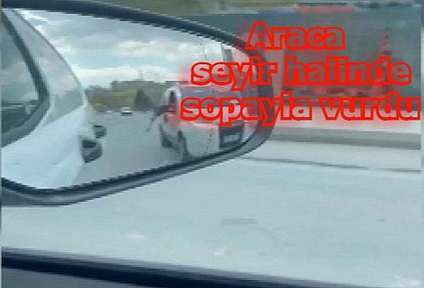 Trafikte tartıştığı sürücünün aracına, seyir halinde sopayla vurdu | Eyüpsultan Haber