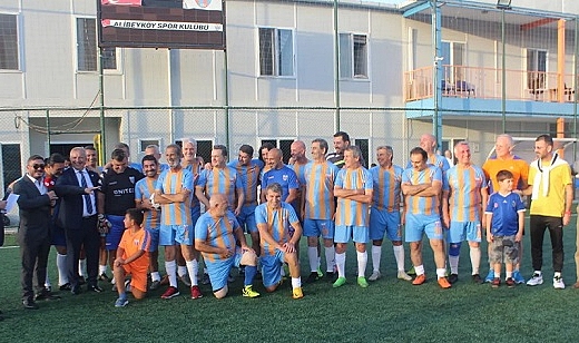 Alibeyköyspor yeni sezonu kendi tesislerinde açtı