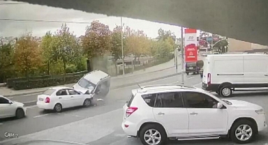 Eyüpsultan'da feci kaza, iki araç kafa kafaya çarpıştı