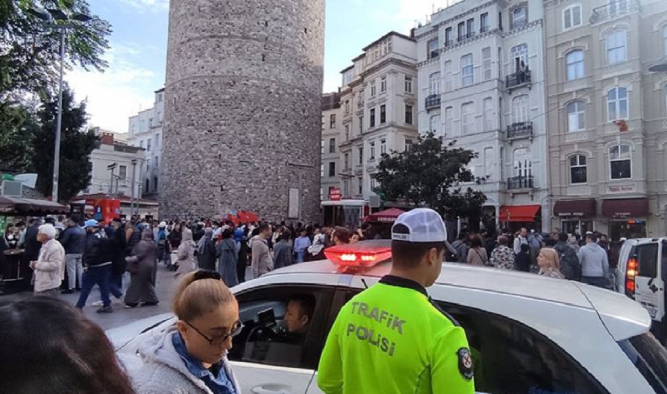 Galata Kulesi'nde intihar!
