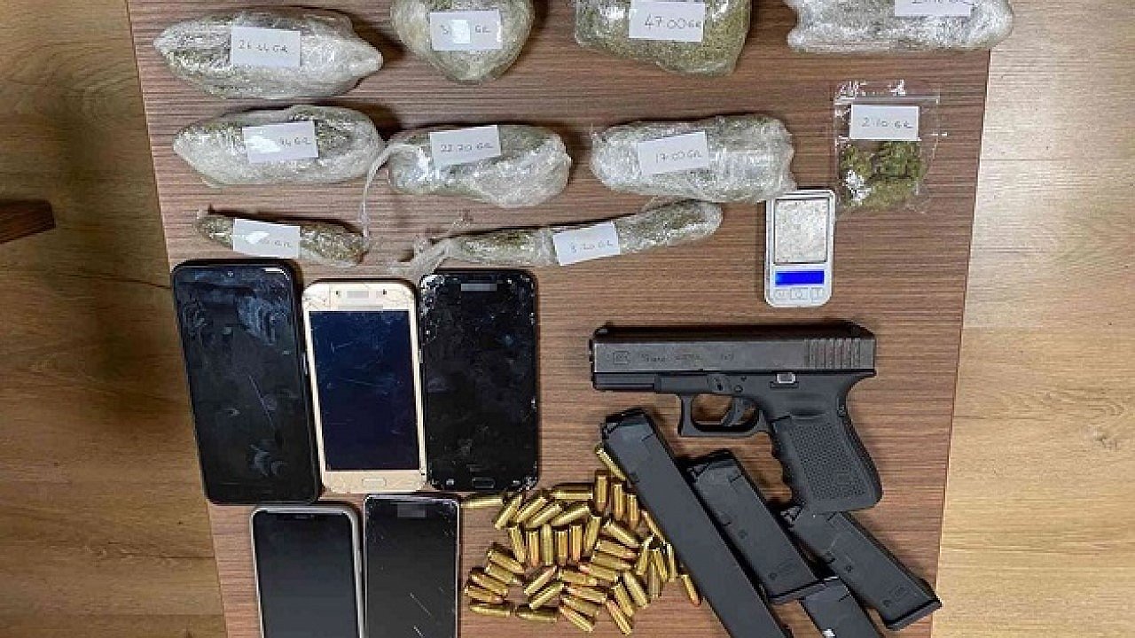 Karadolap Mahallesi'nde Uyuşturucu madde ele geçirildiği