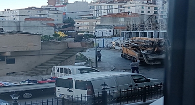 Hafriyat kamyonu direği yıktı. Mahallede elektrikler kesildi