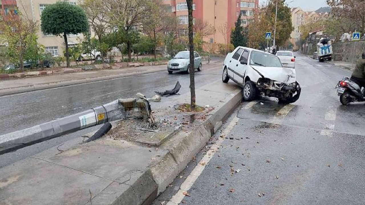 Eyüpsultan'da kaygan yol kazaya sebep oldu