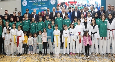 Bakan Karaismailoğlu: ''Sosyal Belediyeciliğin En Güzel Örneklerinden Biri Hayata Geçti''