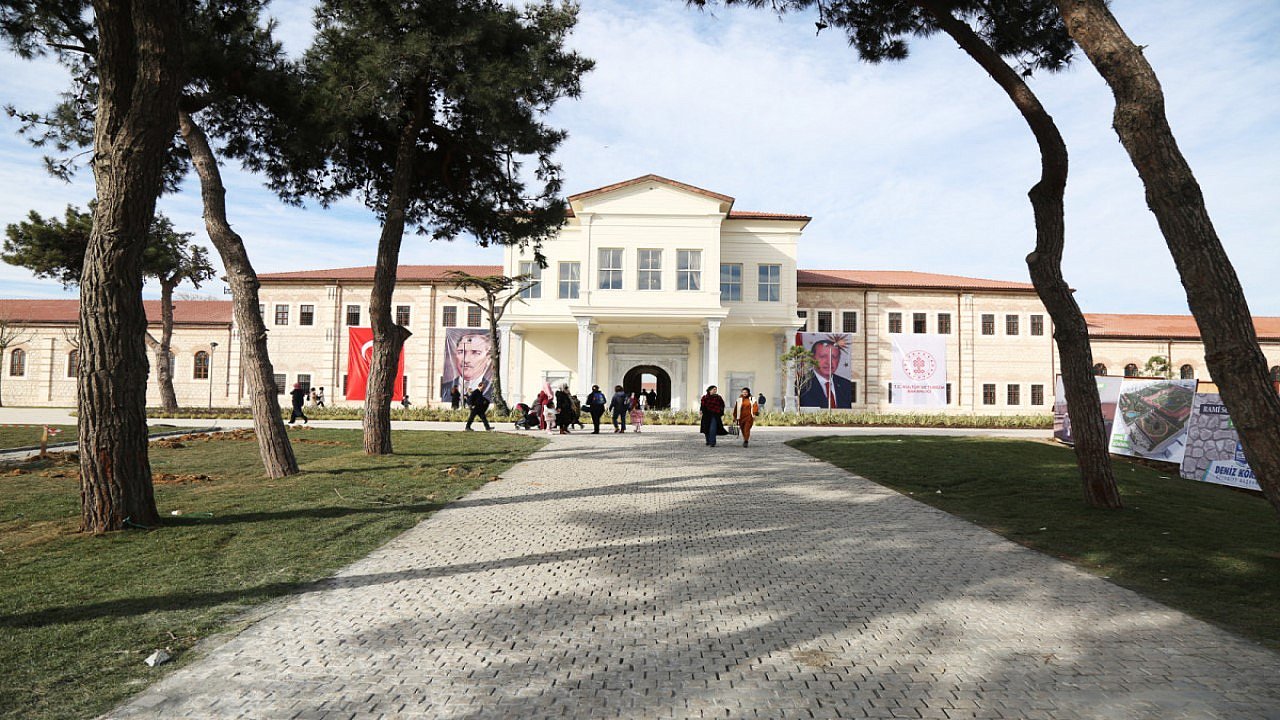 Rami Kütüphanesi’ni günde 20 binin üzerinde kişi ziyaret ediyor