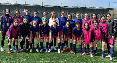 Aile ve Sosyal Politikalar GSK Kadın Futbol Takımı Gol Oldu Yağdı