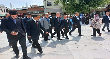 İstanbul Valisi Davut Gül, Eyüpsultan ziyareti ile göreve başladı