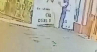 Engelli genci istismar etmeye çalışan adama meydan dayağı