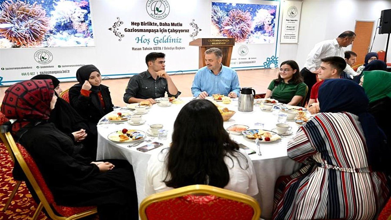 Gaziosmanpaşa’da Lise Birincileri Bosna Hersek Kültür ve Eğitim Kampı ile Ödüllendirildi