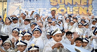 Gaziosmanpaşa Belediyesi Geleneksel Sünnet Şöleni'nde 1500 Çocuğu Sünnet Ettirdi