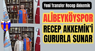 Alibeyköyspor'da Recep Akkemik için imza töreni