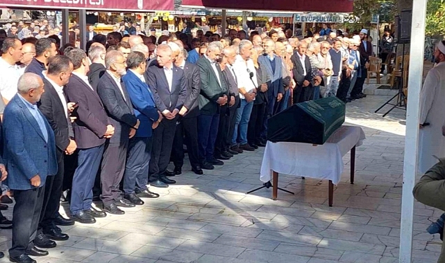 Necip Fazıl Kısakürek'in oğlu Mehmed Kısakürek ebediyete uğurlandı