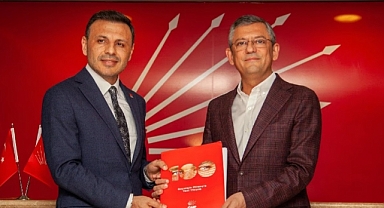 CHP İstanbul’dan Özgür Özel’e destek