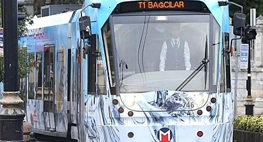 Tramvay raydan çıktı, seferler durdu