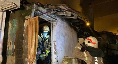 Eyüpsultan'da gecekonduda yangın çıktı! Bir kişi ağır yaralı