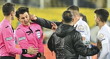 SON DAKİKA: Ankaragücü Başkanı Faruk Koca'dan hakem Halil Umut Meler'e yumruklu saldırı