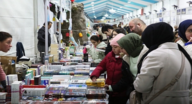 Kitapseverler Eyüpsultan kitap fuarında buluşuyor