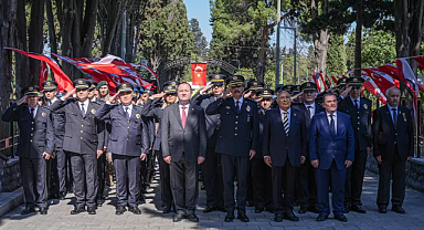 Edirnekapı Şehitliği ve Eyüpsultan'da Polis Haftası sebebiyle anma programı düzenlendi