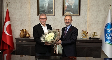Eyüpsultan Belediye Başkanı Dr. Mithat Bülent Özmen görevine başladı