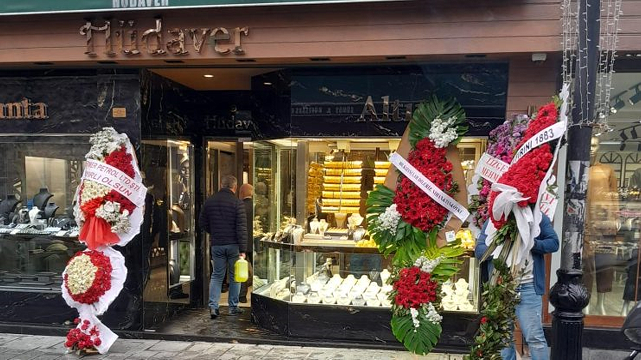 Hüdaver Kuyumculuk Yenilenen Yüzüyle Hizmete Açıldı