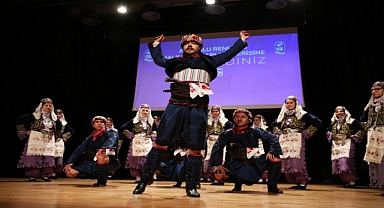 Halk Oyunları Topluluğu’ndan “Anadolu Renkleri” gösterisi