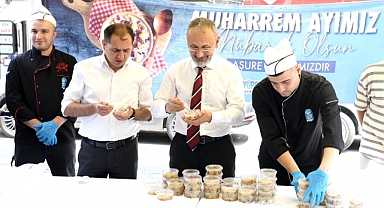 Eyüpsultan’da aşure ikramı