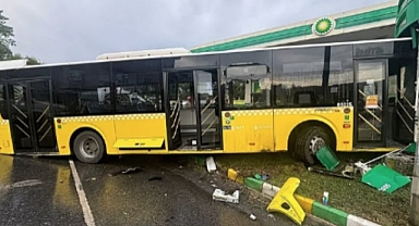 İstanbul’da İETT otobüsü akaryakıt istasyonuna daldı