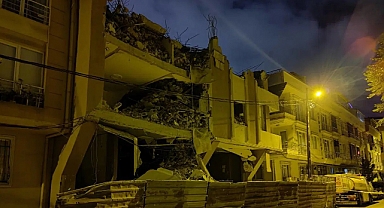 İstanbul'da bina çöktü: Çevredeki binalar boşaltıldı!
