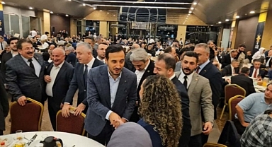 AK Parti İstanbul İl Başkanlığı muhtarlarla bir araya geldi