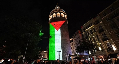 Galata Kulesi'nde Filistin Bayrağı