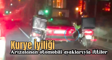 Eyüpsultan'da Kurye İyiliği: Arızalanan otomobili ayaklarıyla ittiler