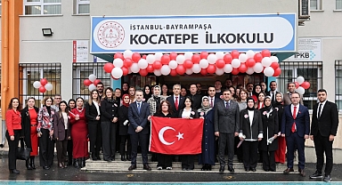 Bayrampaşa'da ikinci dönem bayrak sevgisiyle başladı