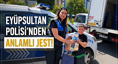 Eyüpsultan Polisi'nden pazar esnafı miniğe tebessüm ettiren hediye