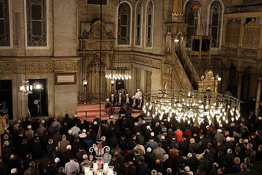 TBMM Başkanı Şentop, Eyüpsultan Camisi'ndeki kandil programına katıldı - Eyüpsultan Haber