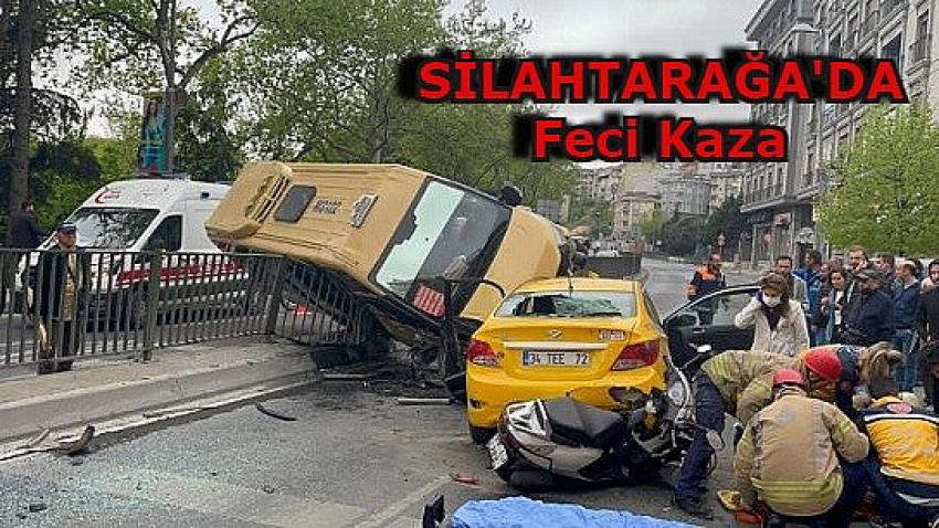 Silahtarağa Caddesinde minibüs karşı şeride geçti, Taksiyle kafa kafaya çarpıştı 7 yaralı var | Eyüpsultan Haber
