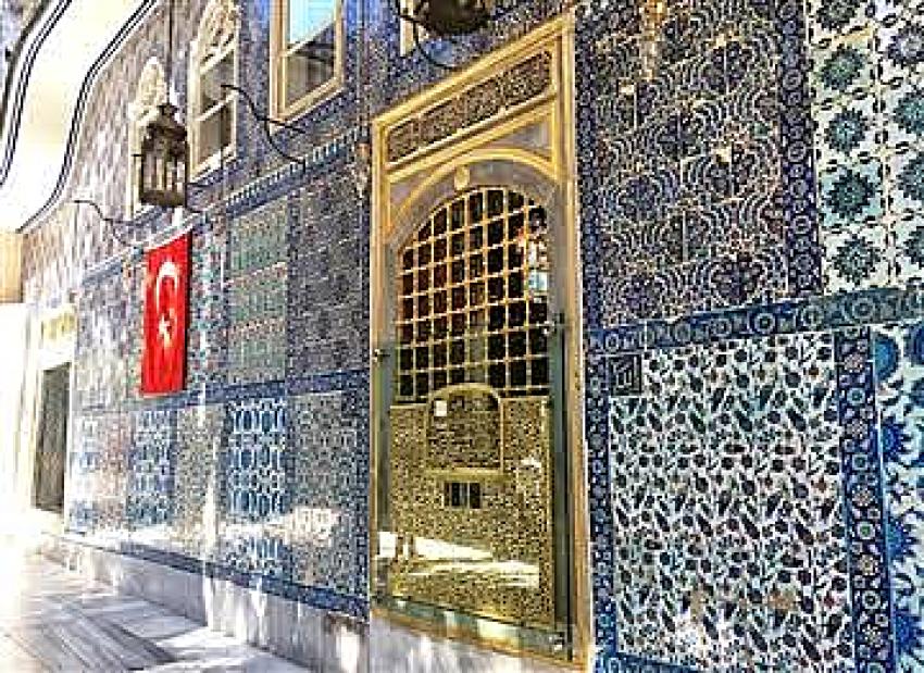 Sondakika.. Eyüpsultan Türbesine Saldırı