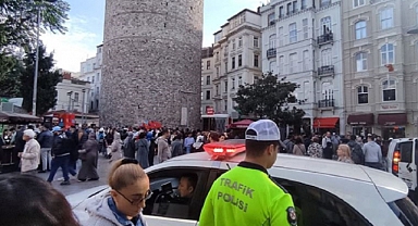 Galata Kulesi'nde intihar